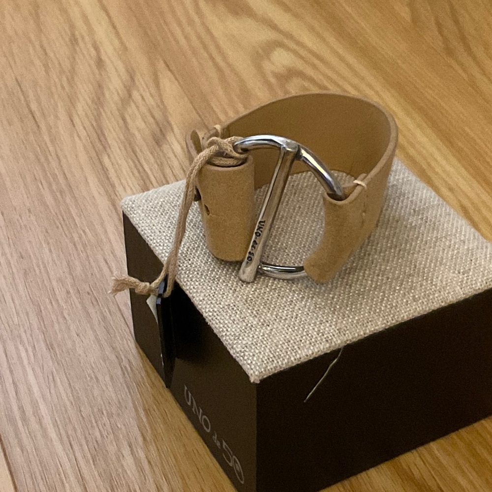 UNO de 50 Tan Suede Belt with Silver Buckle Bracelet “Watt’s Up” - Picture 7 of 8